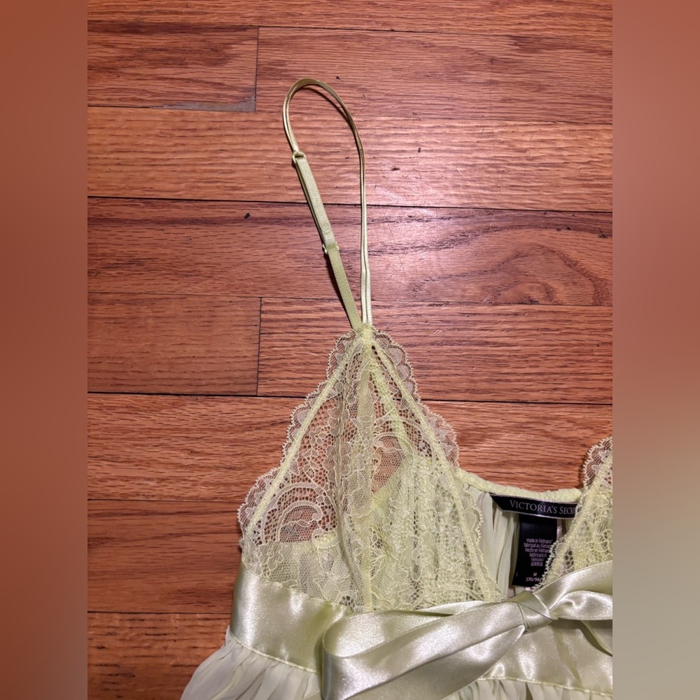 Victoria's Secret Lace Chemise NWT - Picture 3 of 10